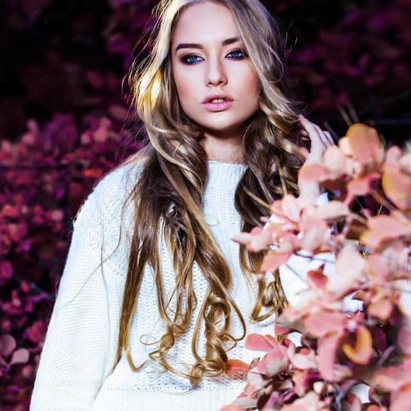 Meet your Posher, Zoya - Picture 1 of 1